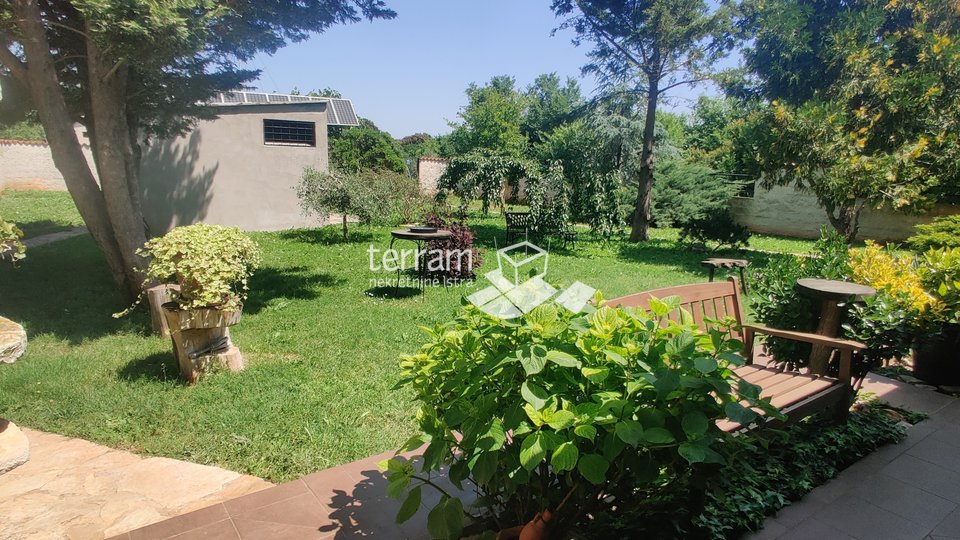 Istria, Ližnjan, Šišan, house 123m2 with a large garden of 653m2, for sale