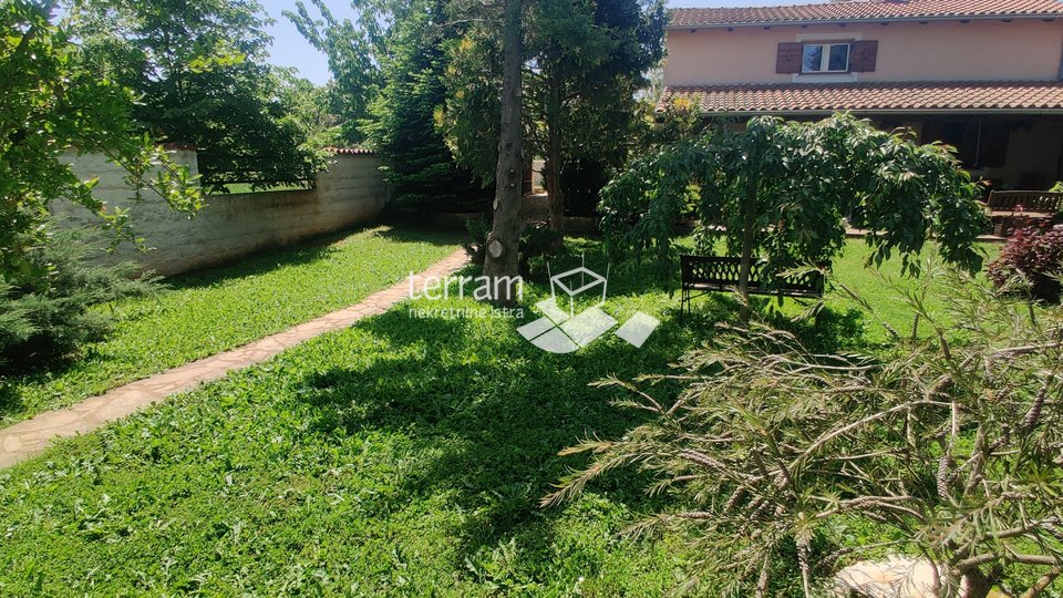 Istria, Ližnjan, Šišan, house 123m2 with a large garden of 653m2, for sale
