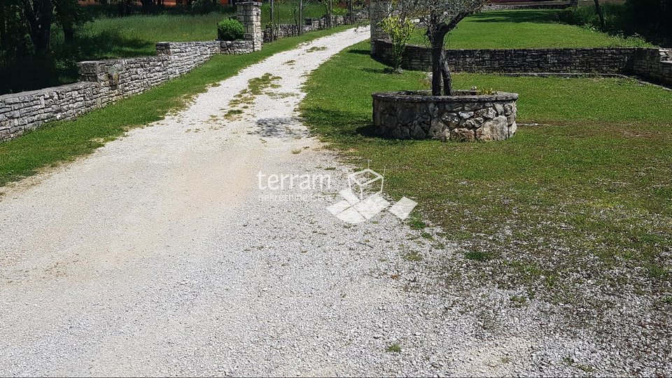 Istria, Kanfanar detached house 199m2 with garden 1325m2