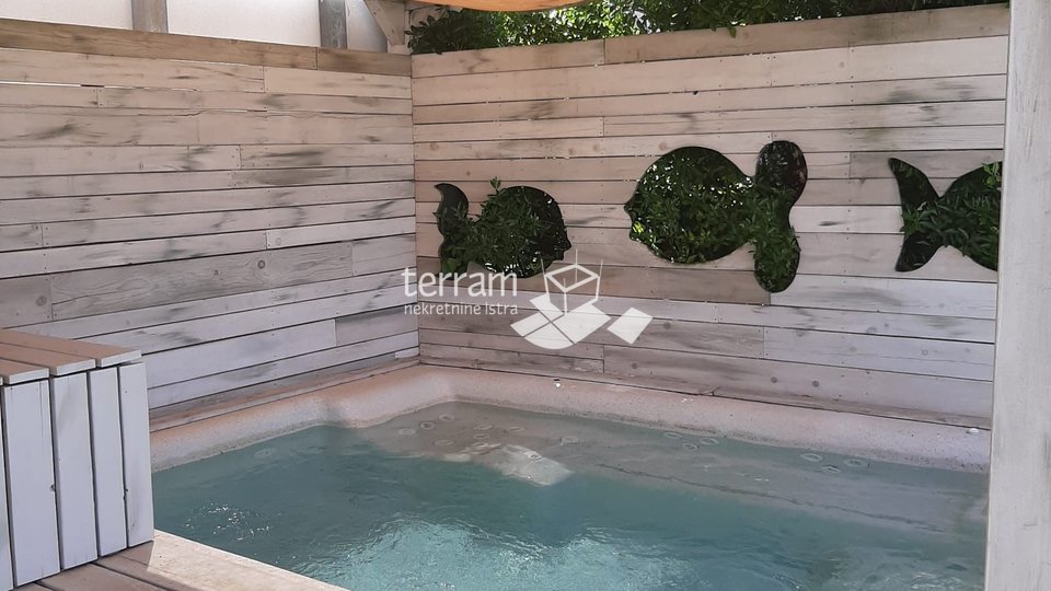 Istrien, Pula, Valdebek, Wohnung 120m2, 200m Garten, Pool !!