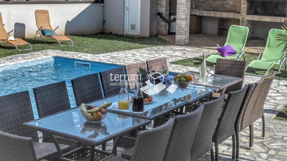 Istra, Ližnjan, Jadreški, Villa 460m2, okućnica 771m2 s bazenom, #prodaja