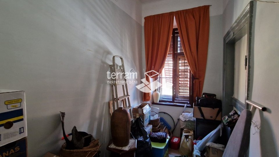 Istra, Pula, Centar, prvi kat, stan 74m2 3ss+DB, terasa, vrt, #prodaja