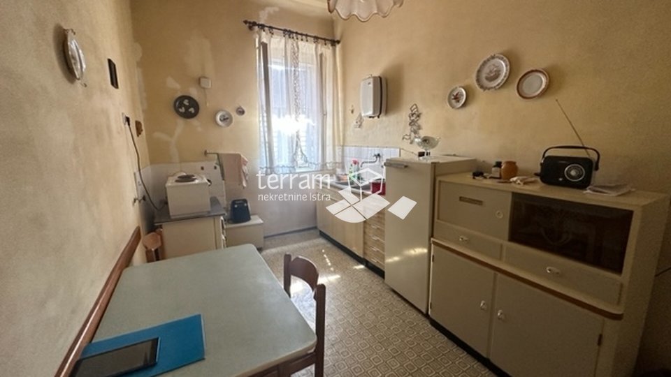 Istria, Pula, center, apartment 58.48m2, 2 bedrooms, 1st floor, for renovation!! #sale