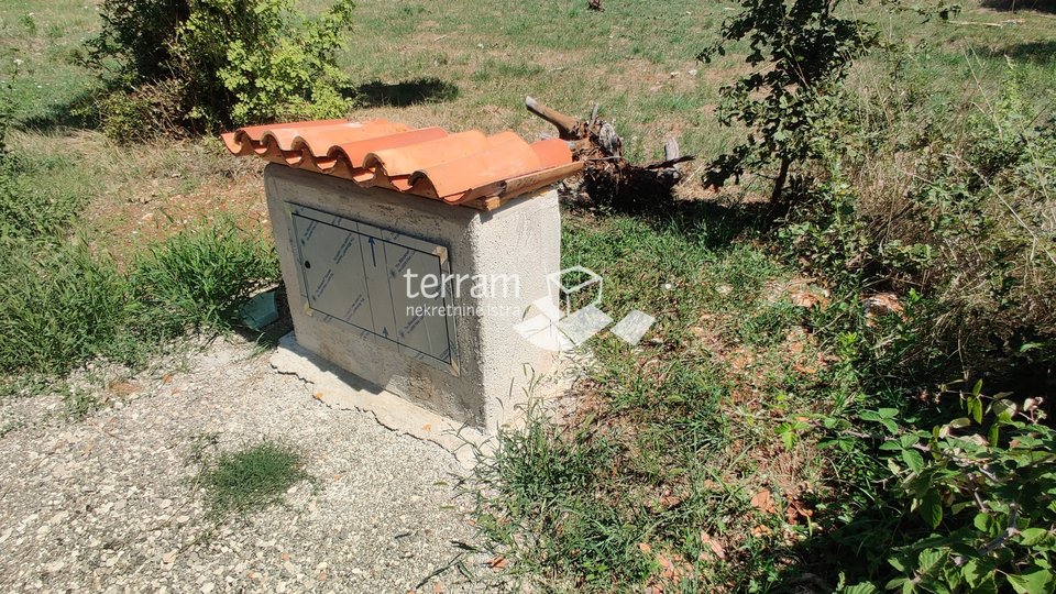 Istra, Marčana, građevinsko zemljište 974m2 s građevinskom dozvolom, #prodaja