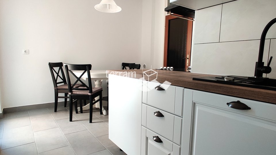 Istra, Pula, Vidikovac, stan šesti kat 53,65m2, lift, prodaja