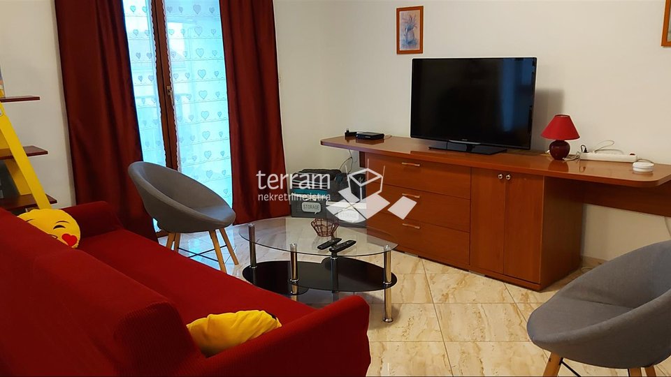 Istria, Pula, Stinjan two apartments on the first floor with a total area of 119m2