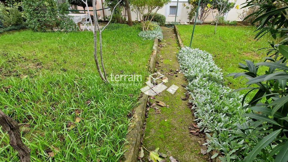 Istria, Pula, Kaštanjer, house 170m2 with two apartments, garden 359m2 #sale