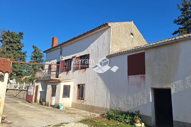Istria, Kanfanar, house 159m2, garden 759m2, building permit for renovation     #sale