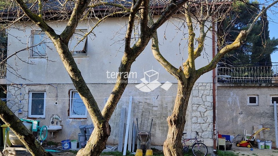 Istria, Pula, Valdebek, detached house 230m with auxiliary buildings, garden 991m2 #sale