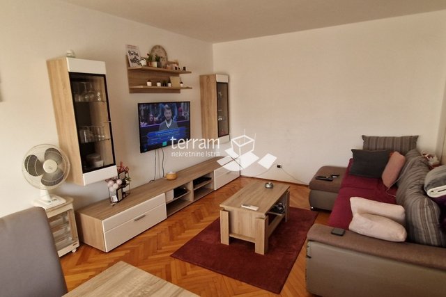 Istria, Pula, Veruda, apartment 70m2, 2 bedrooms, first floor, garage #sale