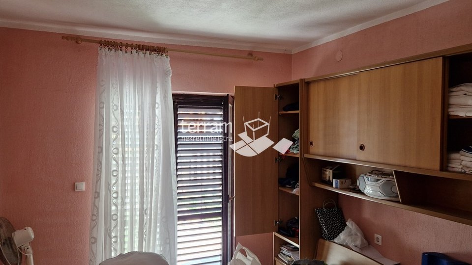 Istra, Medulin, Banjole kuća sa četri stana, okućnica 309m2, #prodaja
