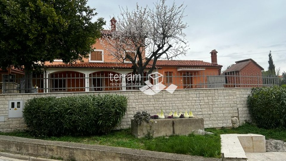 Istra, Premantura, prekrasna kuća, 125m2, uređena okućnica, namješteno, blizina mora!! #prodaja