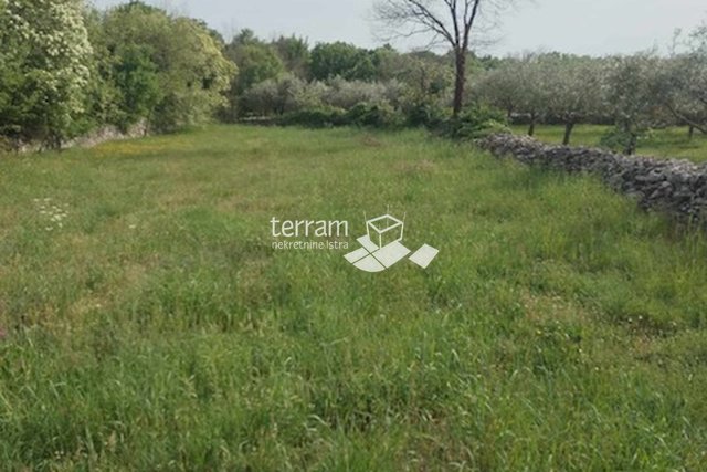 Istria, Marčana, building plot 1336m2, infrastructure to the land, quiet location! #sale