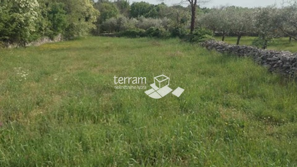 Istria, Marčana, building plot 1336m2, infrastructure to the land, quiet location! #sale