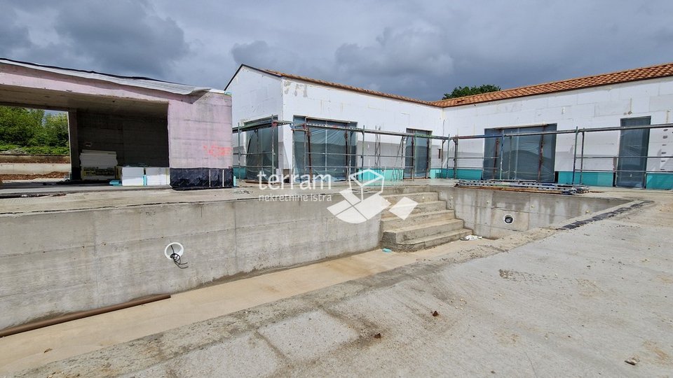 Istra, Tinjan, Kringa samostojeća kuća 134m2 s bazenom, okućnica 1100m2  NOVO, #prodaja