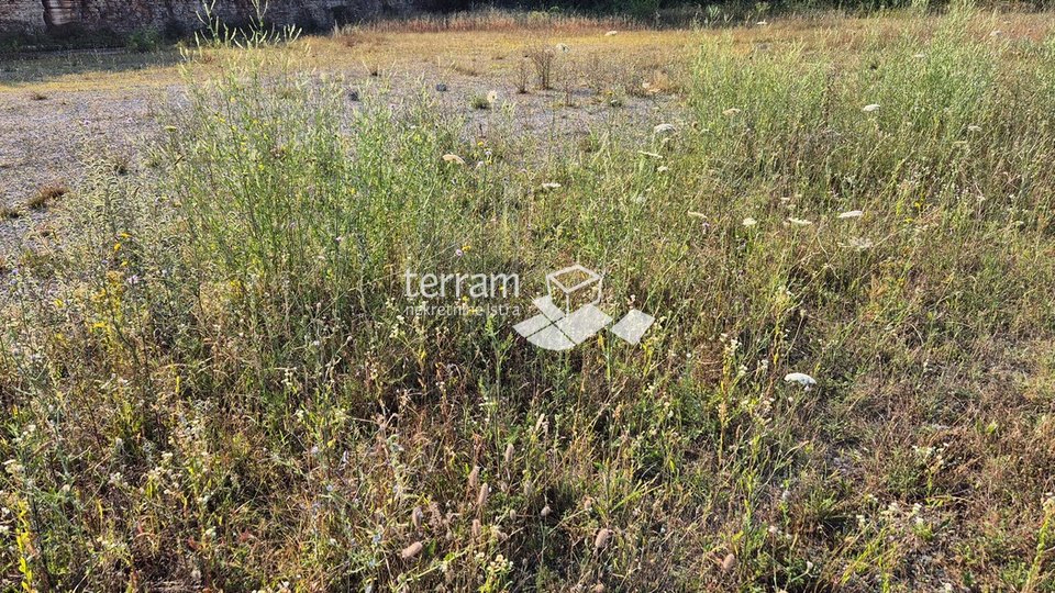 Istria, Kanfanar, Center, building plot 1264m2   #sale