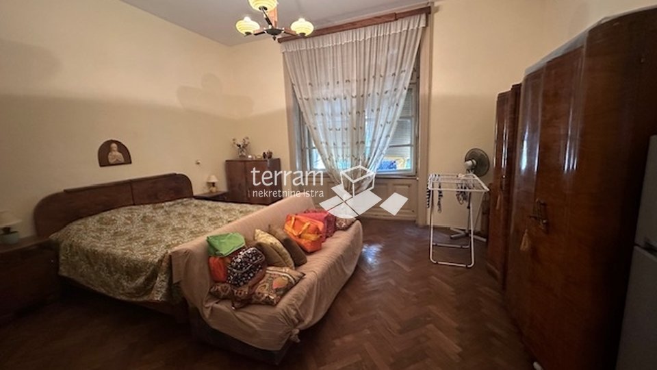 Istria, Pula, center, apartment 1st floor, 87.34 m2, 2 bedrooms, top location!! #sale