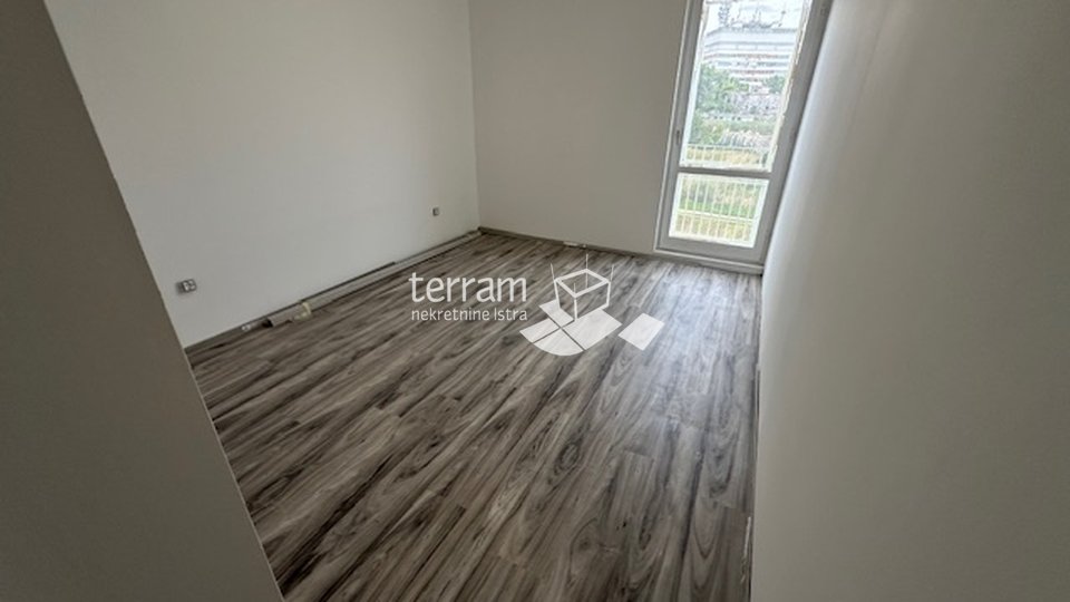 Istrien, Pula, Vidikovac, Wohnung 59m2, 1 Schlafzimmer + Wohnzimmer, IV. Etage, Aufzug, renoviert!! #Verkauf