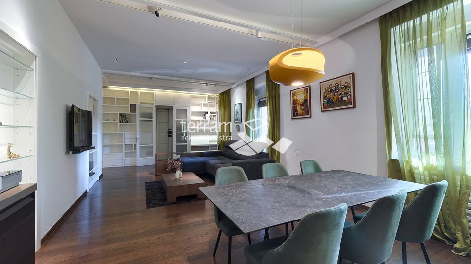 Istria, Pula, luxurious apartment in the city center, 108m2, 1st floor, renovated, newly furnished! #sale