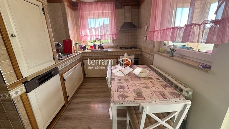 Istria, Pula, Nova Veruda, apartment 84m2, 3 bedrooms + living room, upper ground floor, gas, furnished! #sale