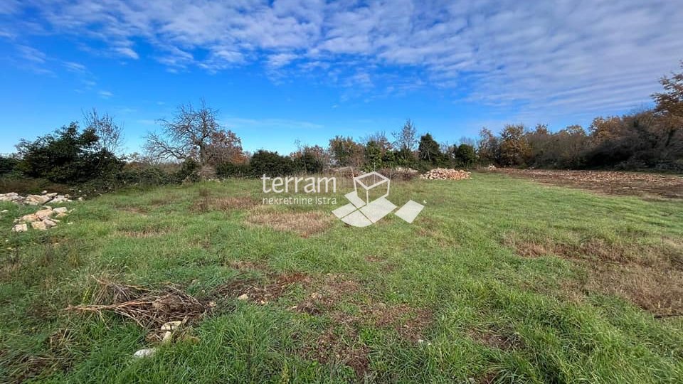 Istria, Svetvinčenat, Juršići, building plot 858m2 # sale