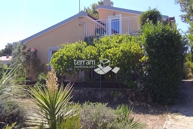 Istria, Ližnjan, Valtura, detached house 150m2, garden 610m2 # sale