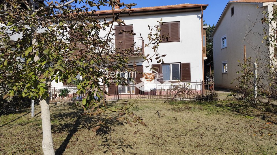 Istria, Pula, Valdebek house 300m2, garage, garden 918m2 # sale