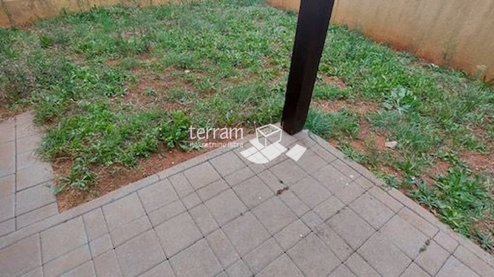 Istra, Pula, Valdebek, stan 54,26m2, prizemlje, 1SS, parking, vrt, namješteno!!