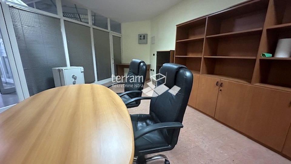 Commercial Property, 40 m2, For Rent, Pula - Centar