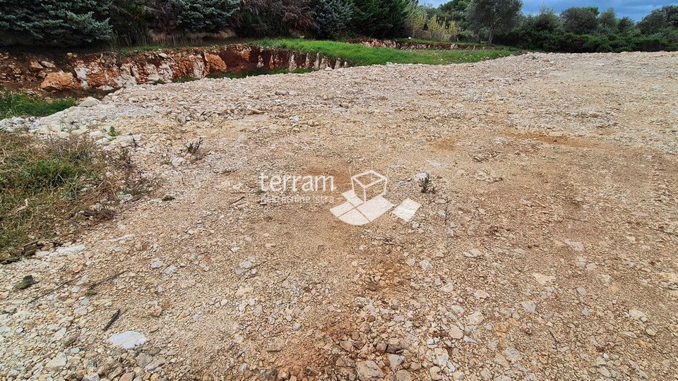 Istria, Medulin, Banjole, building land 572m2 with building permit, close to the sea, utilities paid!! #for sale