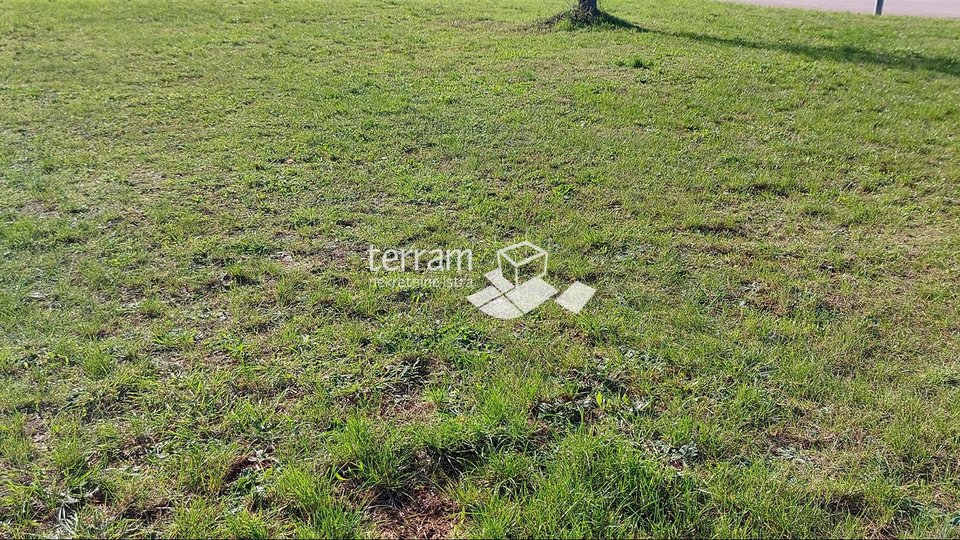 Istria, Fazana building land 698 m2 on the sea with a building permit