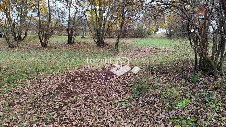 Istria, Svetvinčenat, Režanci, building plot 600m2 # for sale