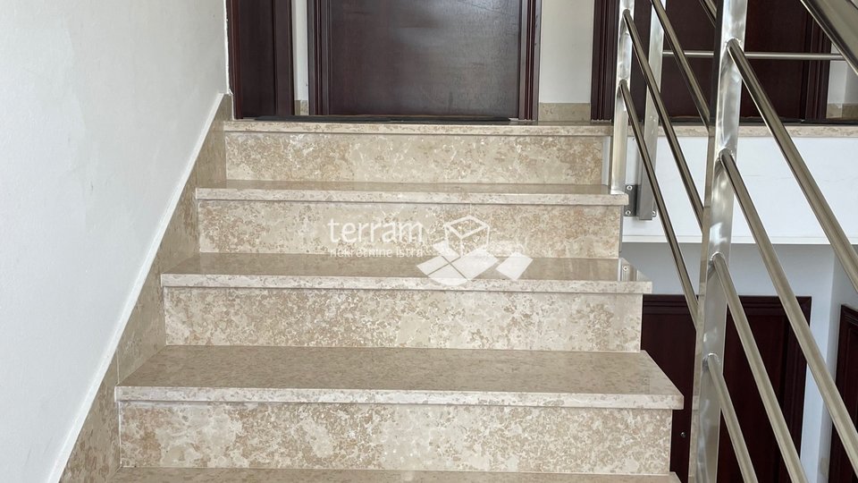 Istra, Medulin sunčan stan 72,11m2 sa bazenom - pogled more