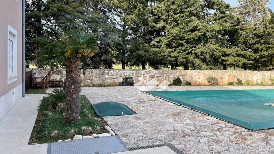 Istra, Medulin sunčan stan 72,11m2 sa bazenom - pogled more