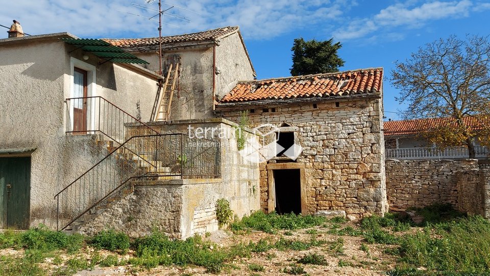 Istria, Kanfanar detached house for renovation