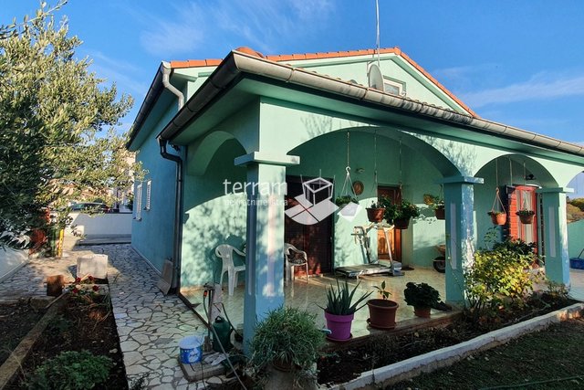 Istrien, Rovinj, Rovinjsko Selo Einfamilienhaus 120m2 mit Garten 593m2