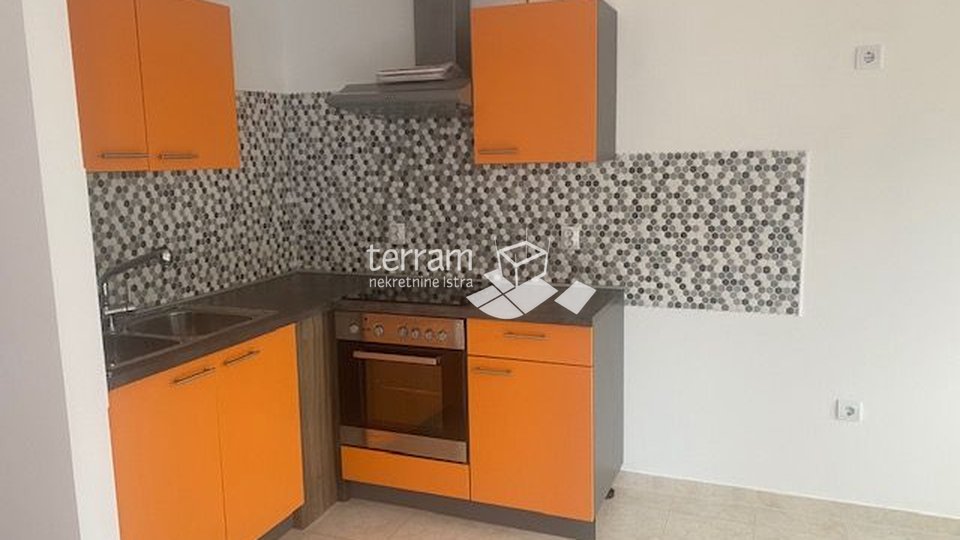 Istria, Pula, Gregovica, apartment 122m2, 3 bedrooms, garden, parking !!