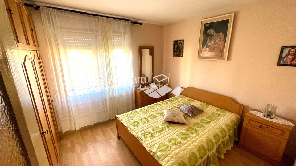 Pula, Kaštanjer apartment on the 1st floor with loggia and balcony, ready to move immediately
