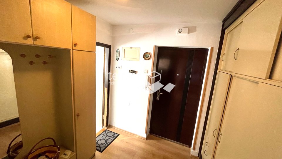 Pula, Kaštanjer apartment on the 1st floor with loggia and balcony, ready to move immediately
