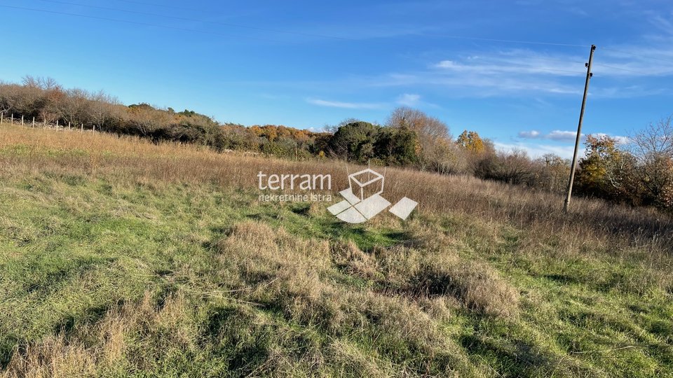 Pula, Valbandon land 3.035m2 with a building under construction