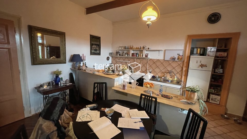 Pula, Veruda apartment in an Austro - Hungarian villa, sea view