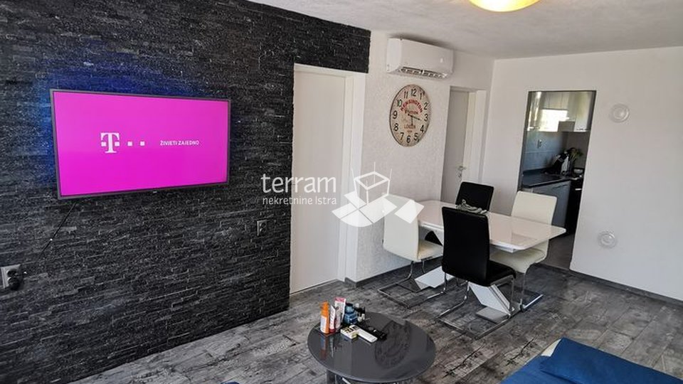 Pula, apartment 64m2, wider center, 3rd floor, renovated, furnished !!
