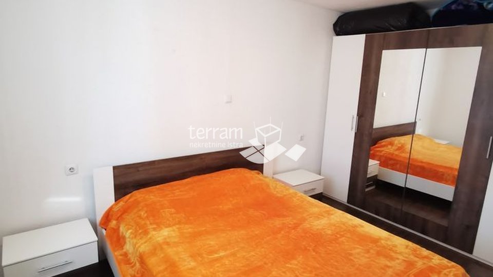 Pula, stan 64m2, širi centar, 3. kat, renovirano, namješteno!!