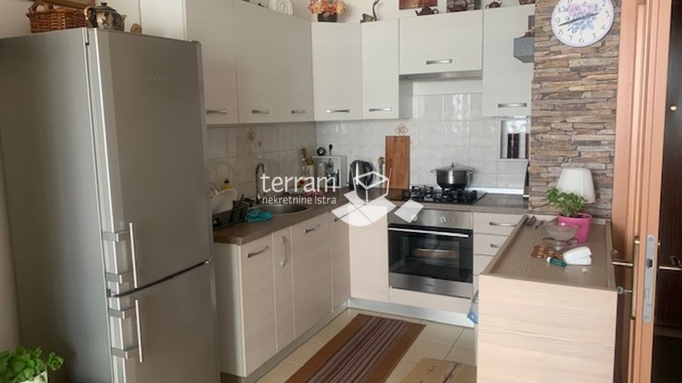 Istra, Pula, Monvidal, stan na drugom katu, 79m2, centralno grijanje, lift!!