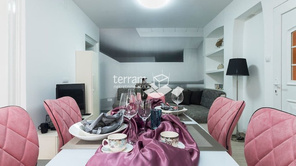Istria, Pula, town center, apartment on the second floor, 69m2, RENOVATED !!