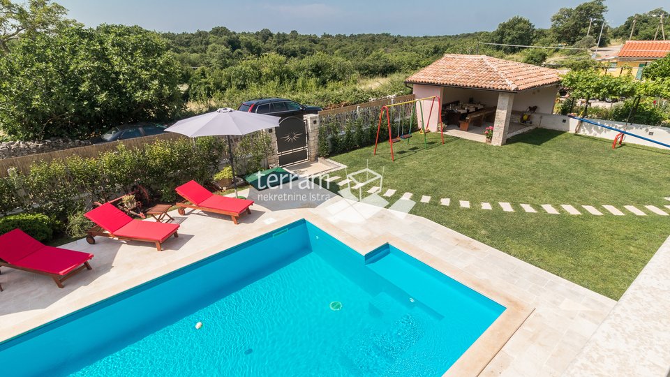 Istria, Svetvincenat two houses, 350m2, swimming pool 40m2, garden 1724m2