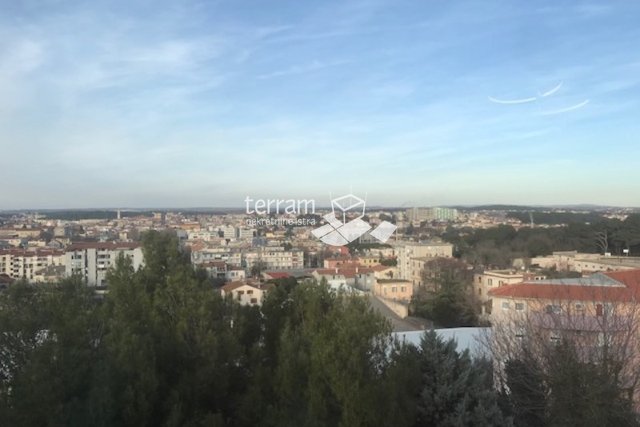 Istrien, Pula, Vidikovac, Wohnung mit schönem Blick auf die Stadt, 72m2