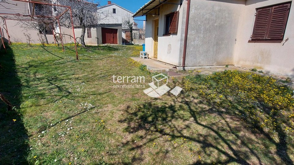 Istria, Liznjan house 85m2 with sea view and two auxiliary buildings 55m2