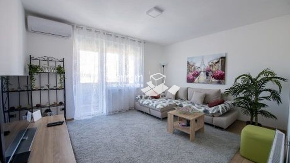 Istrien, Pula, Kaštanjer, III. Stock, 1 Schlafzimmer + Wohnzimmer, 50m2, komplett renoviert, möbliert !!