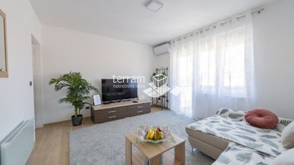 Istria, Pula, Kaštanjer, III. floor, 1 bedroom + living room, 50m2, completely renovated, furnished !!